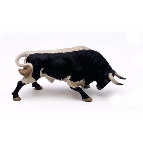 Toro Bravo Aparejado Embistiendo - Deqube